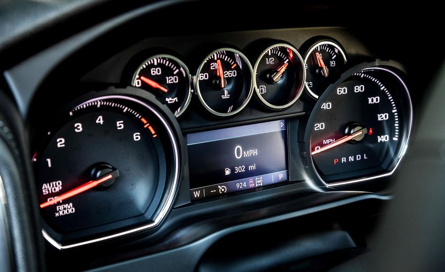 Панель приборов Chevrolet Silverado RST Crew Cab 2018 года  (фото 18 из 30)